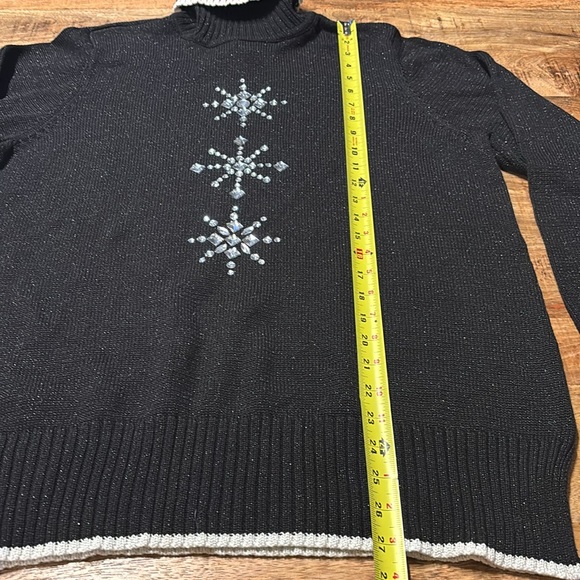 Quacker Factory Black Snowflake Turtleneck Sweater Size L Glitter (11) - Picture 5 of 6